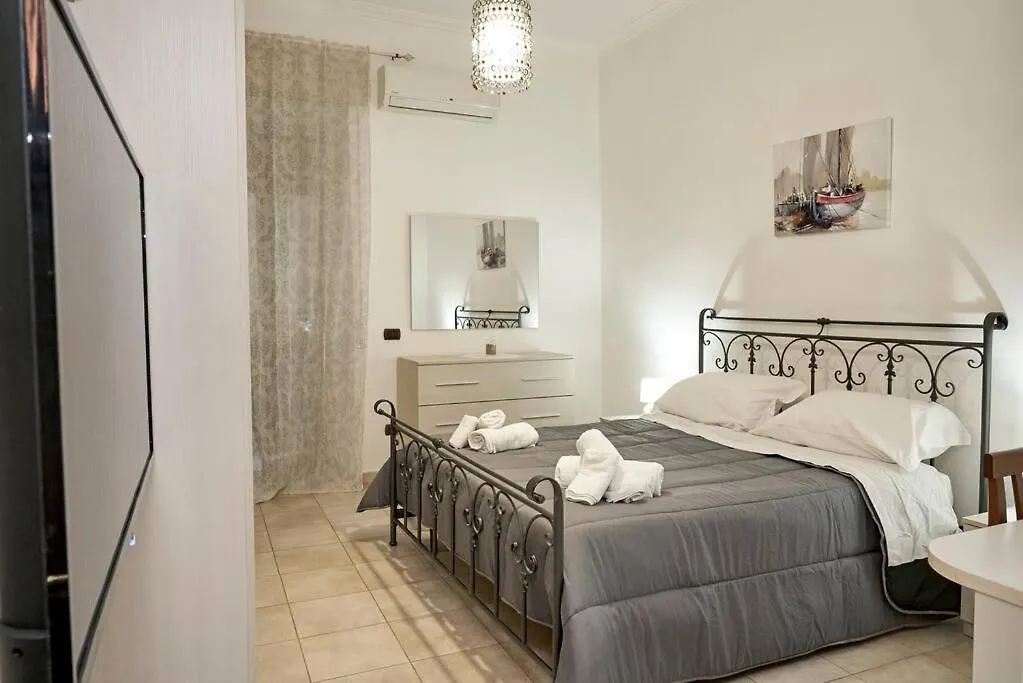 Apartment Napoli Duomo Center Home Italy
